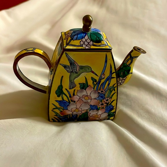 Kelvin Chen miniature hummingbird teapot - Picture 2 of 9